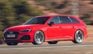 Audi RS 4 Avant - driving front